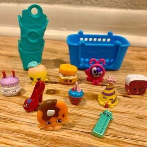 Shopkins lot of 10 including rares